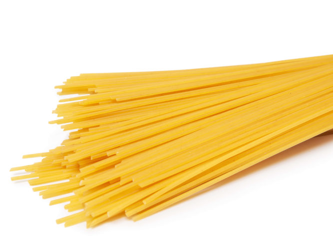 nom-des-pâtes-italiennes-différence-capellini-spaghettis-plates-capellini-bolognaise